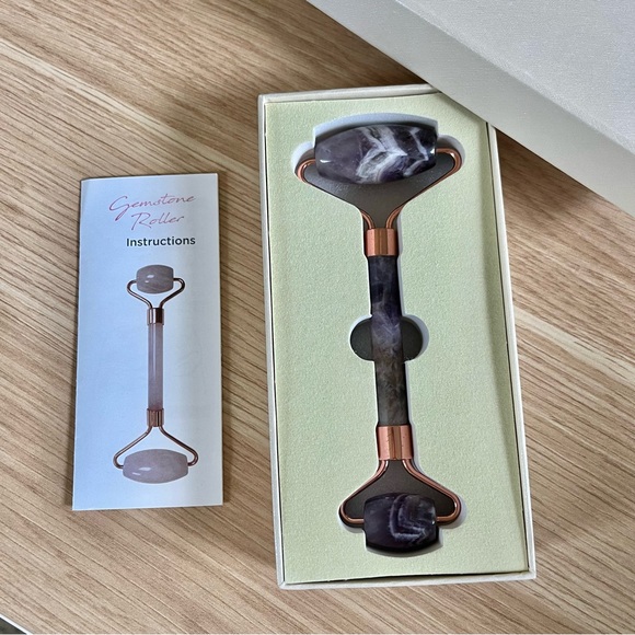 Purple Stone Face Roller Gua Sha - Picture 3 of 7